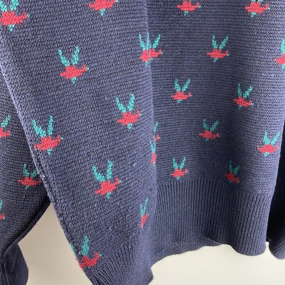Vintage IZOD 100% Wool Men Crew Sweater SZ M Blue with Red/Green Pattern - Picture 10 of 11